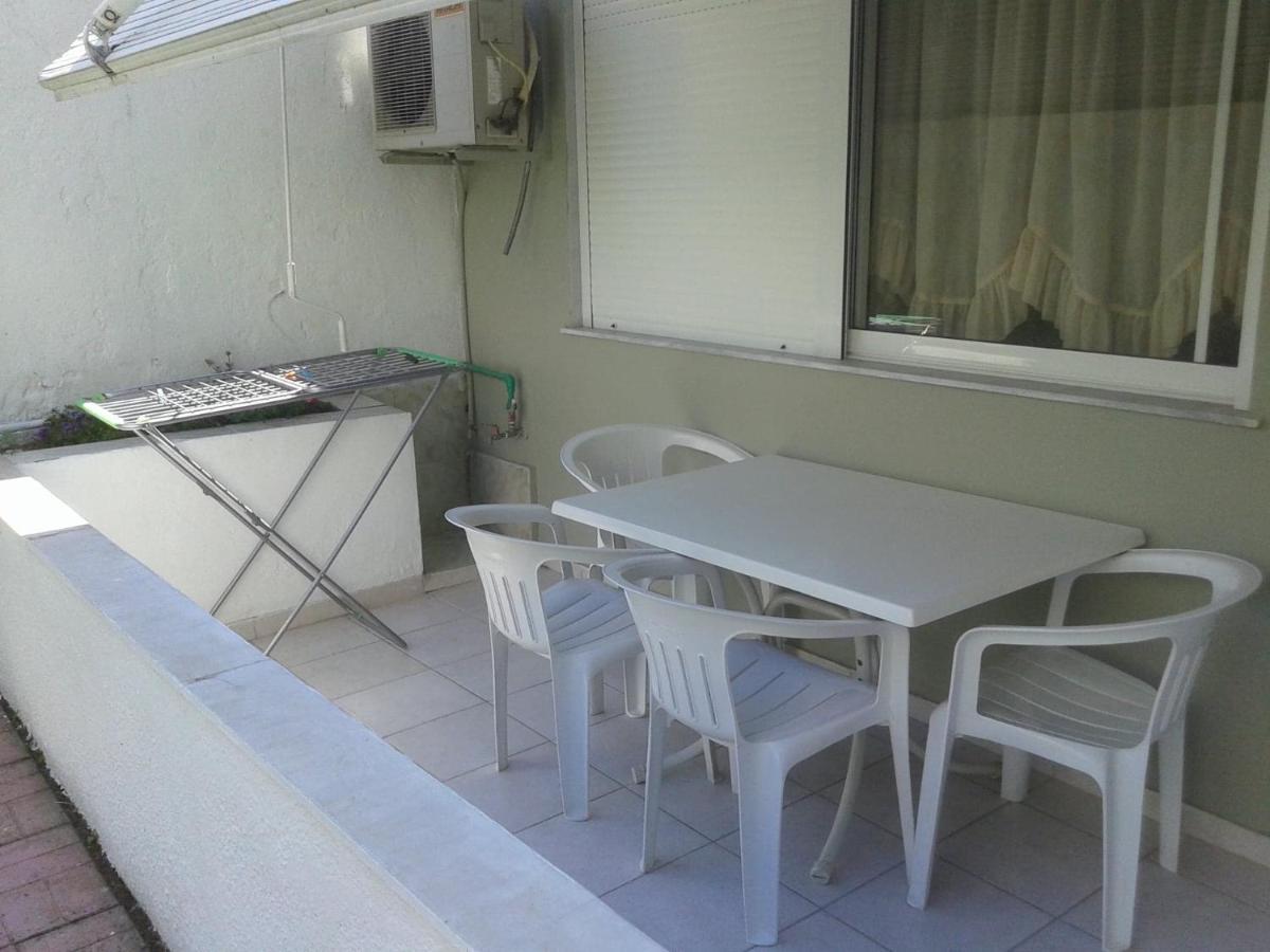 Petrakis Studios & Apartments Hanioti Buitenkant foto