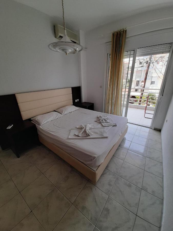 Petrakis Studios & Apartments Hanioti Buitenkant foto