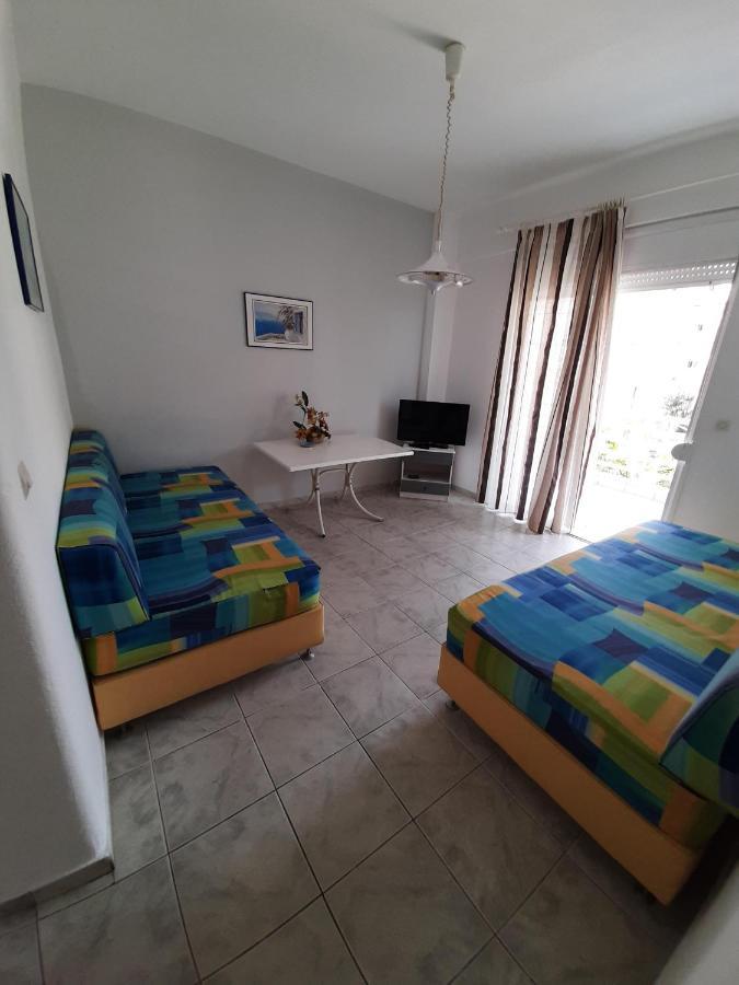 Petrakis Studios & Apartments Hanioti Buitenkant foto